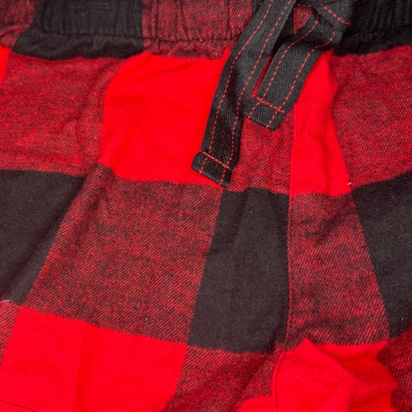 Old Navy Flannel Sleep Shorts - Picture 6 of 7